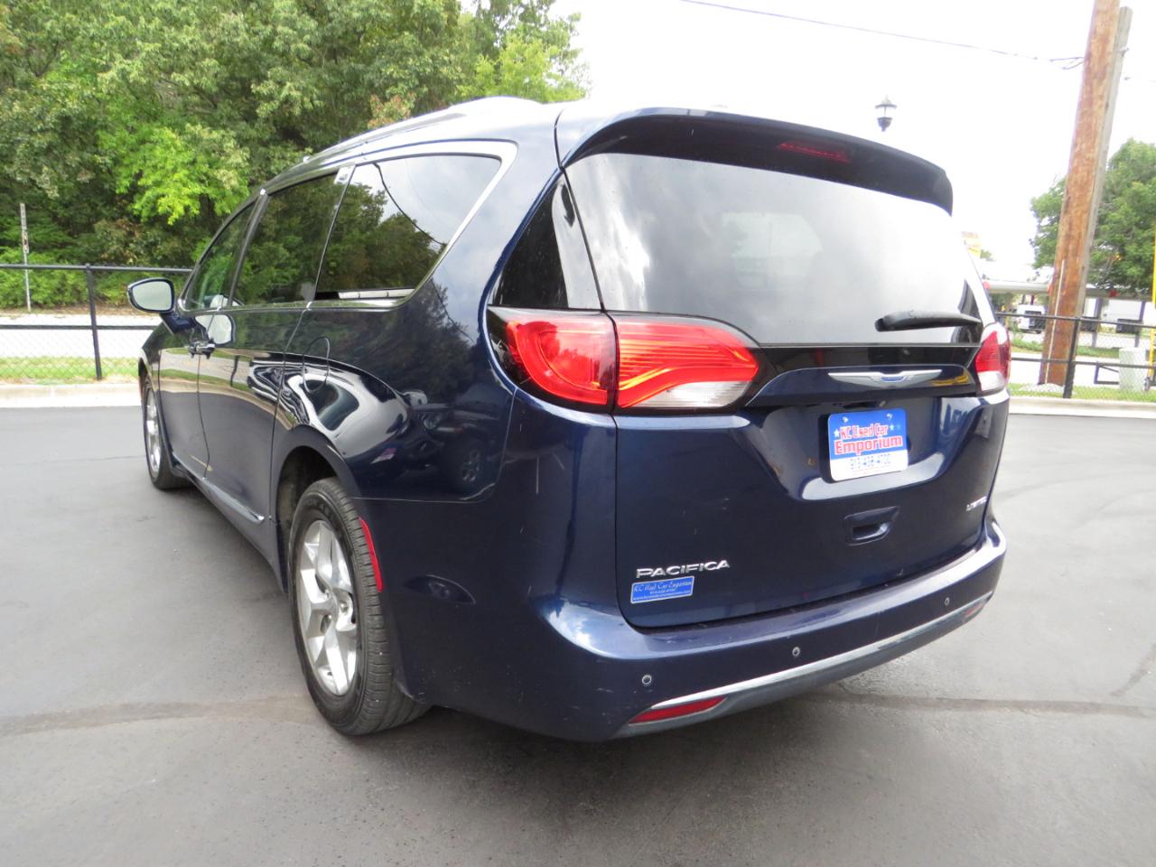 Chrysler Pacifica Limited FWD 2018