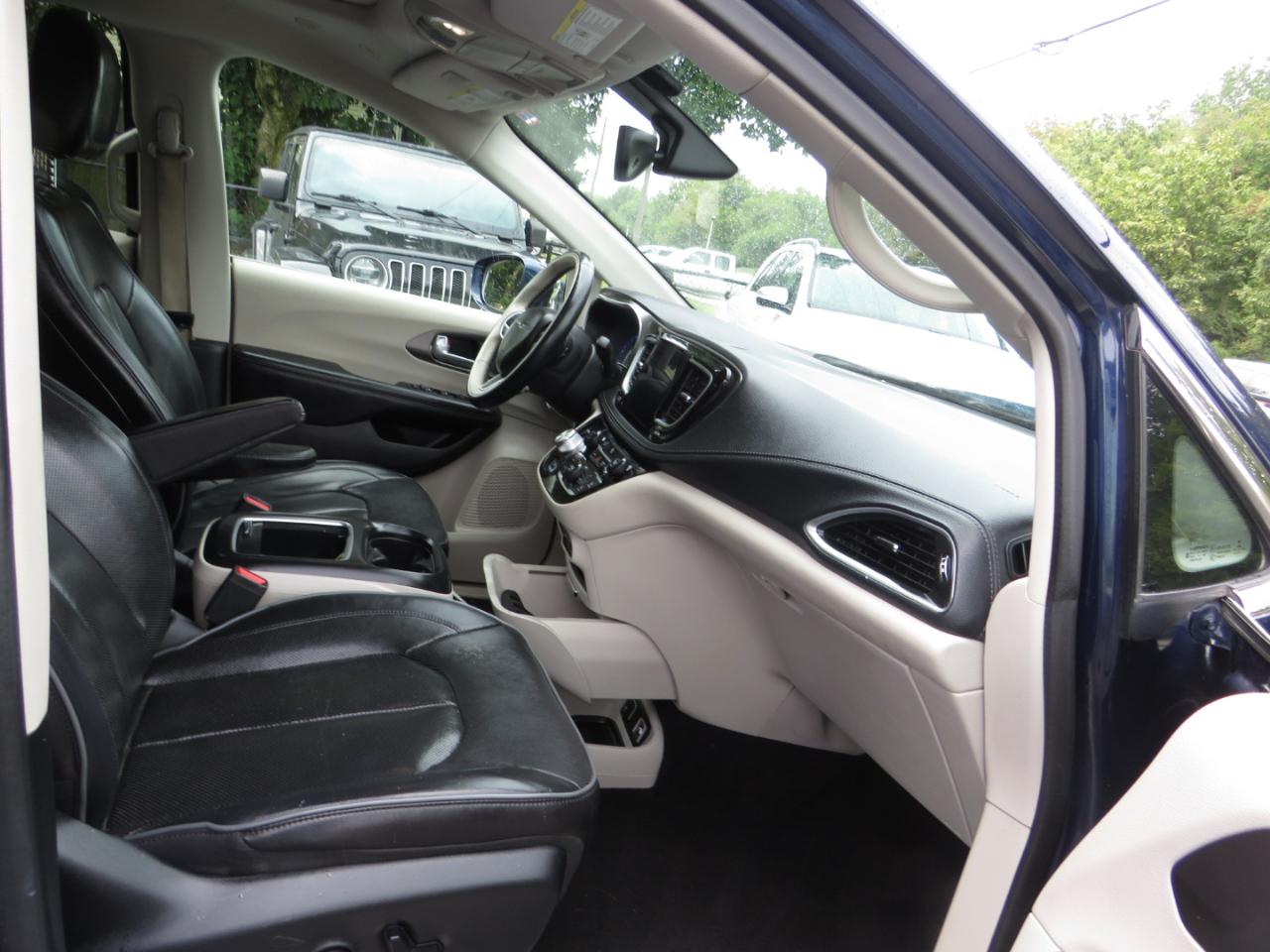 Chrysler Pacifica Limited FWD 2018