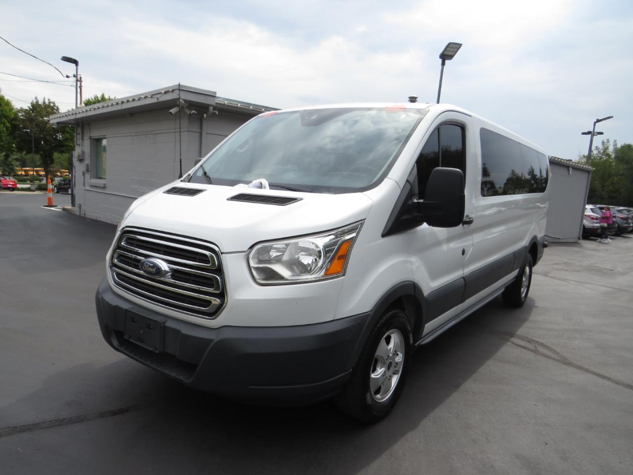 Ford Transit Wagon T-350 148" Low Roof XLT Sliding RH Dr 2017