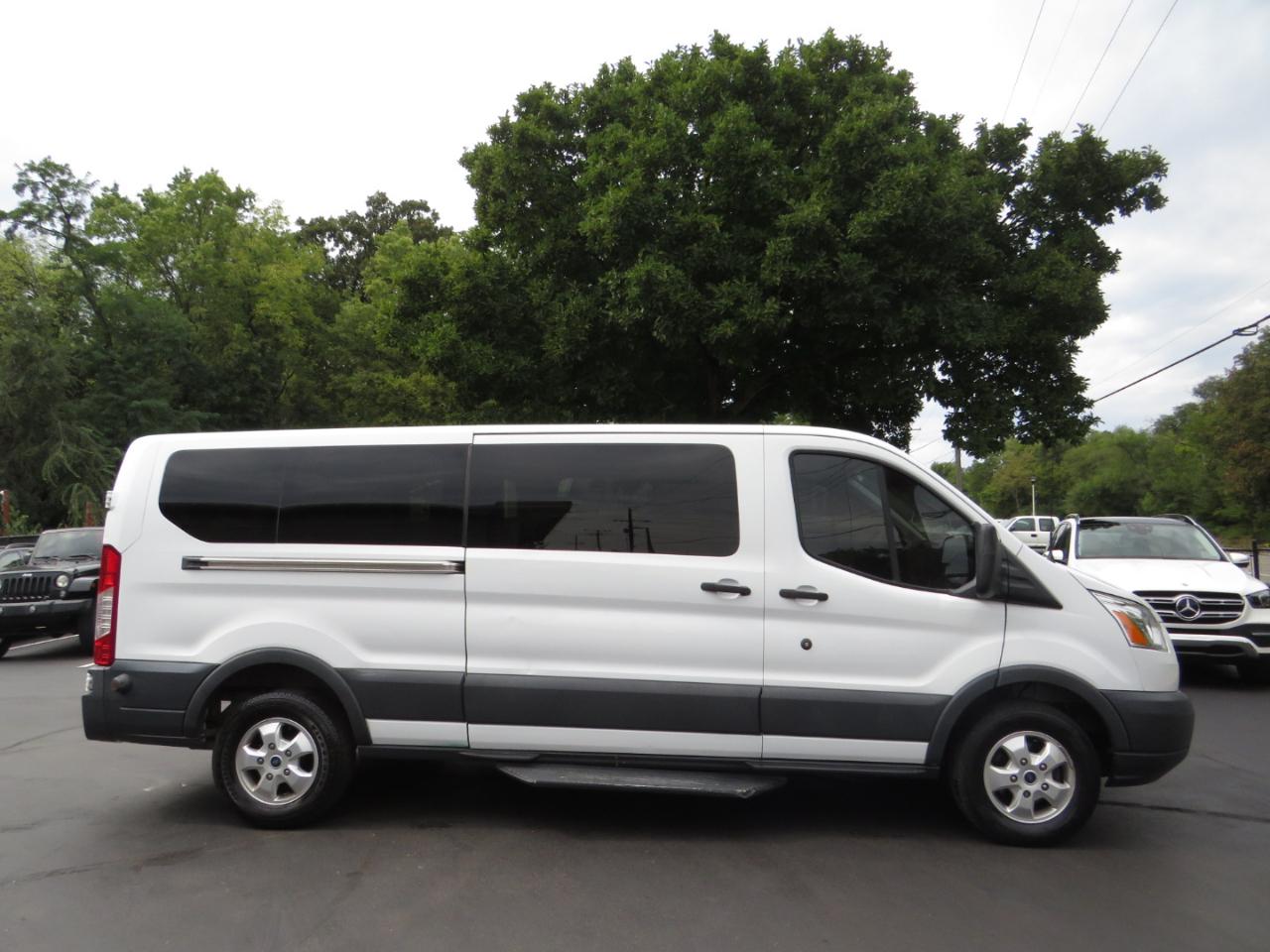 Ford Transit Wagon T-350 148" Low Roof XLT Sliding RH Dr 2017