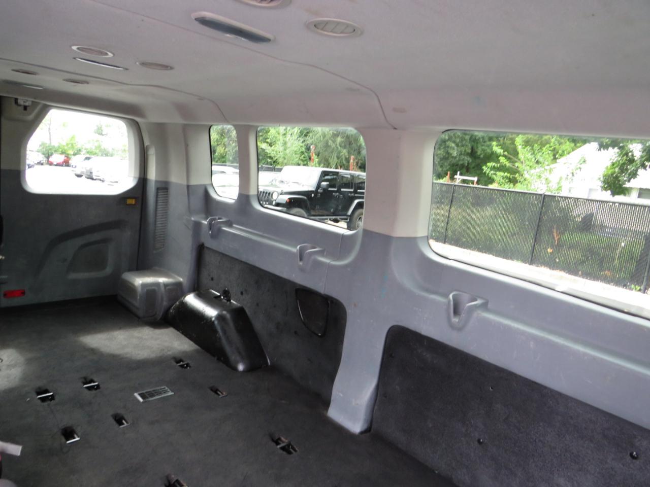 Ford Transit Wagon T-350 148" Low Roof XLT Sliding RH Dr 2017