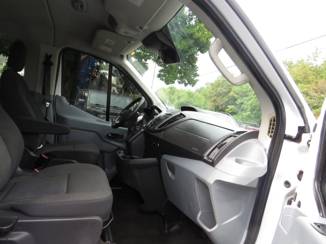 Ford Transit Wagon T-350 148" Low Roof XLT Sliding RH Dr 2017