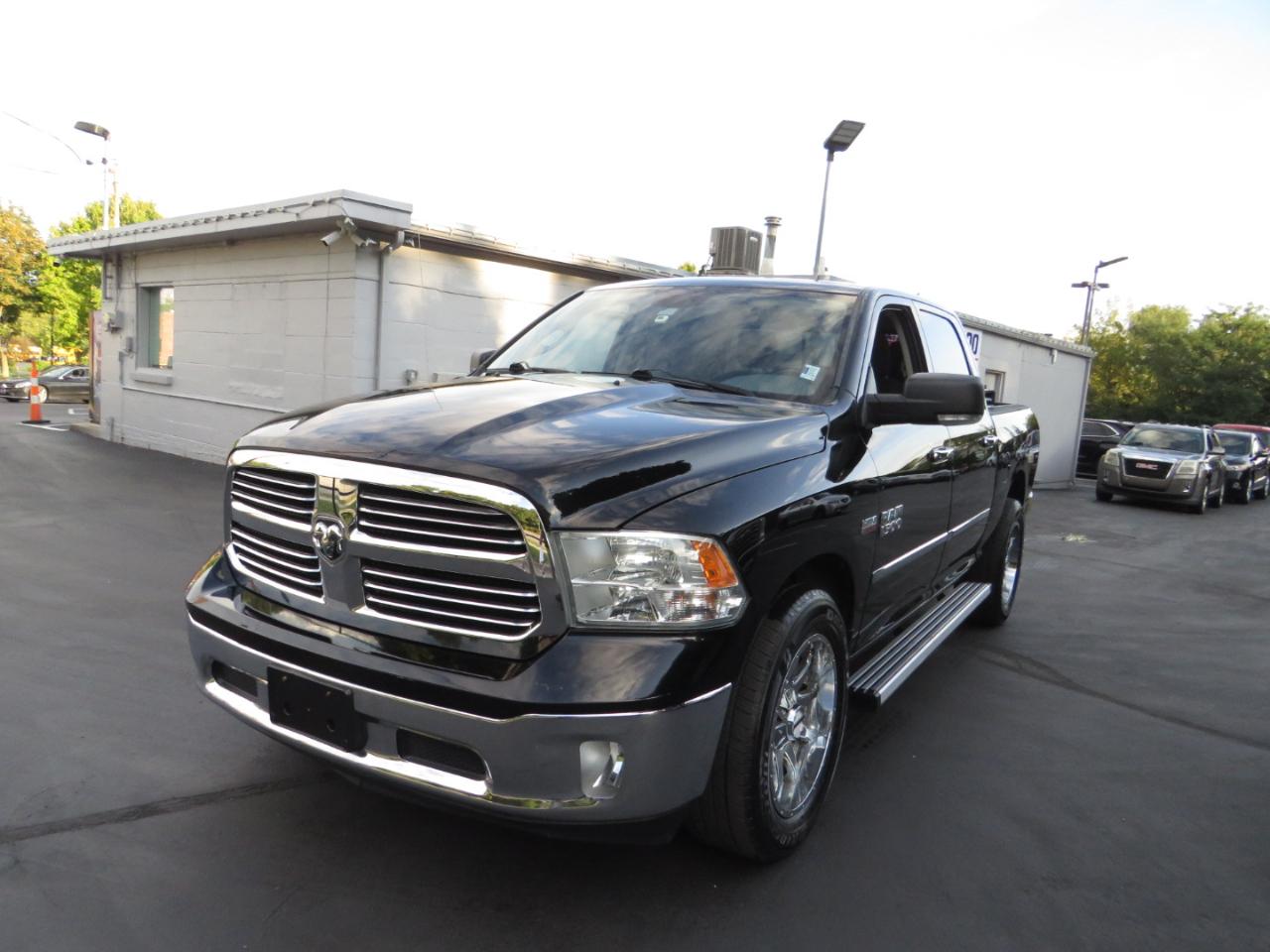 RAM 1500 4WD Crew Cab 140.5" Big Horn 2013