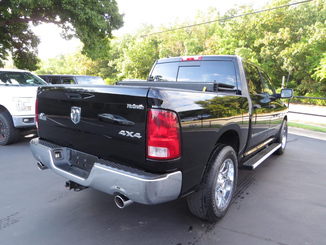 RAM 1500 4WD Crew Cab 140.5" Big Horn 2013