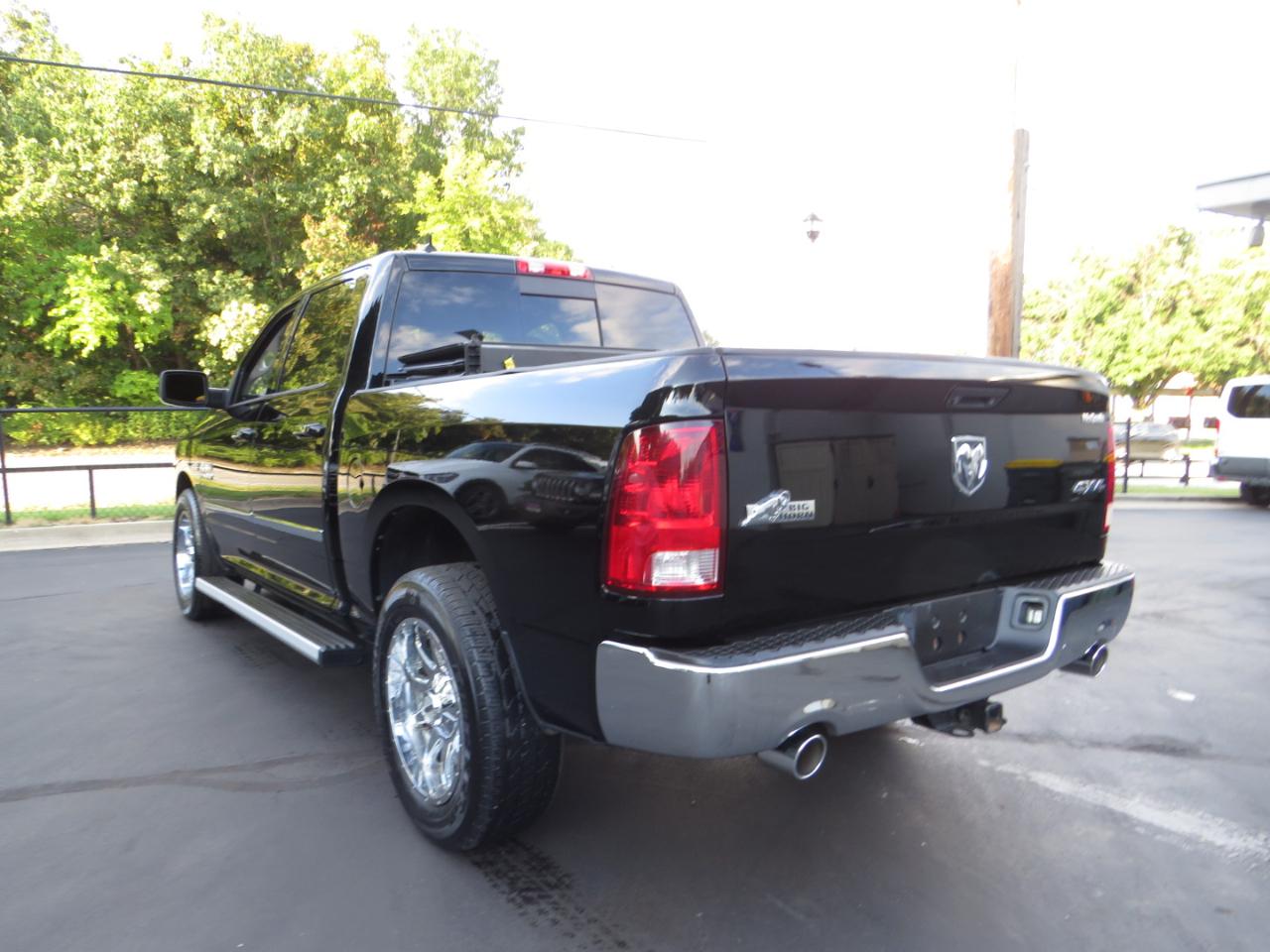RAM 1500 4WD Crew Cab 140.5" Big Horn 2013
