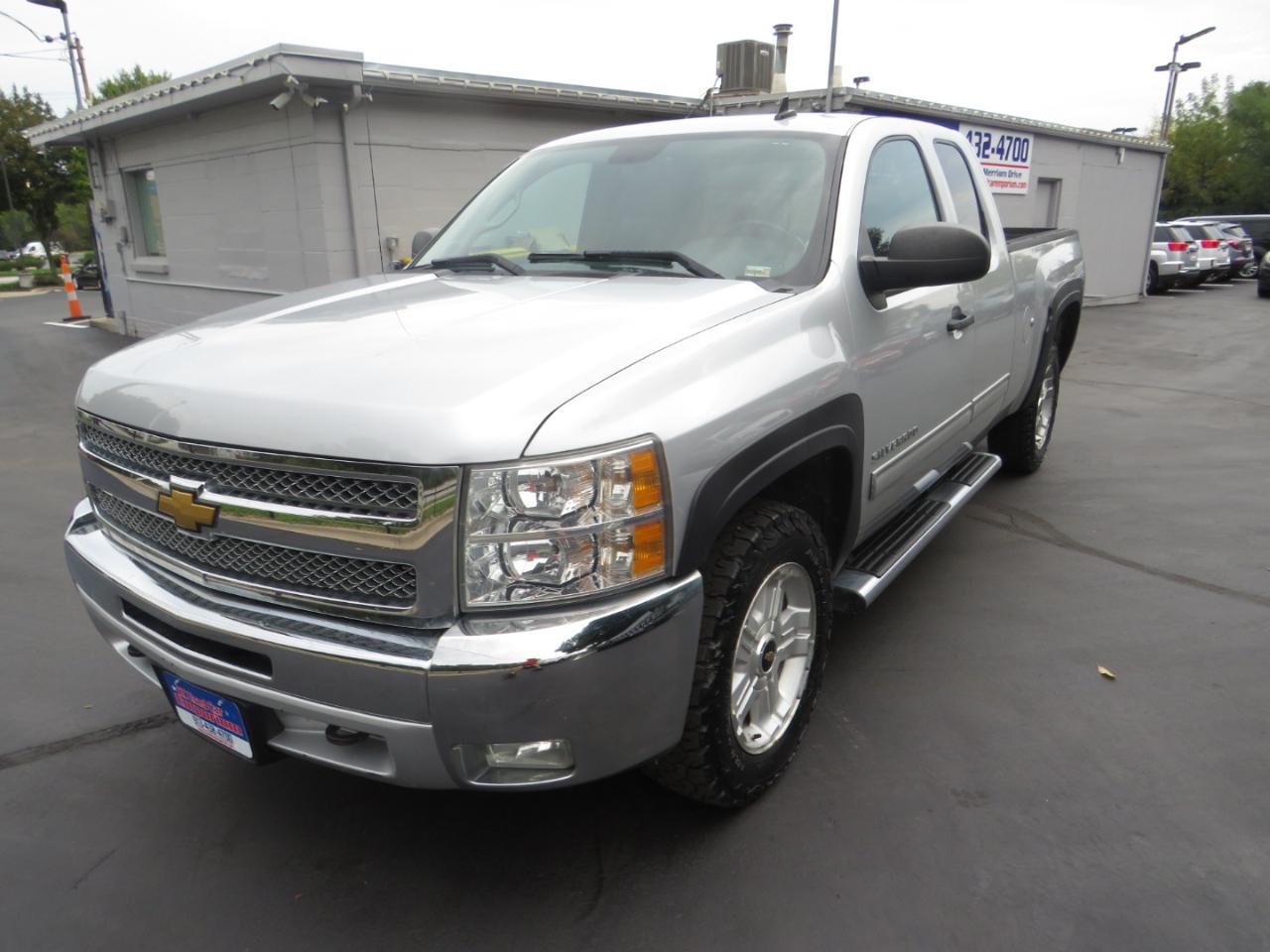 Chevrolet Silverado 1500 4WD Ext Cab 143.5" LT 2013