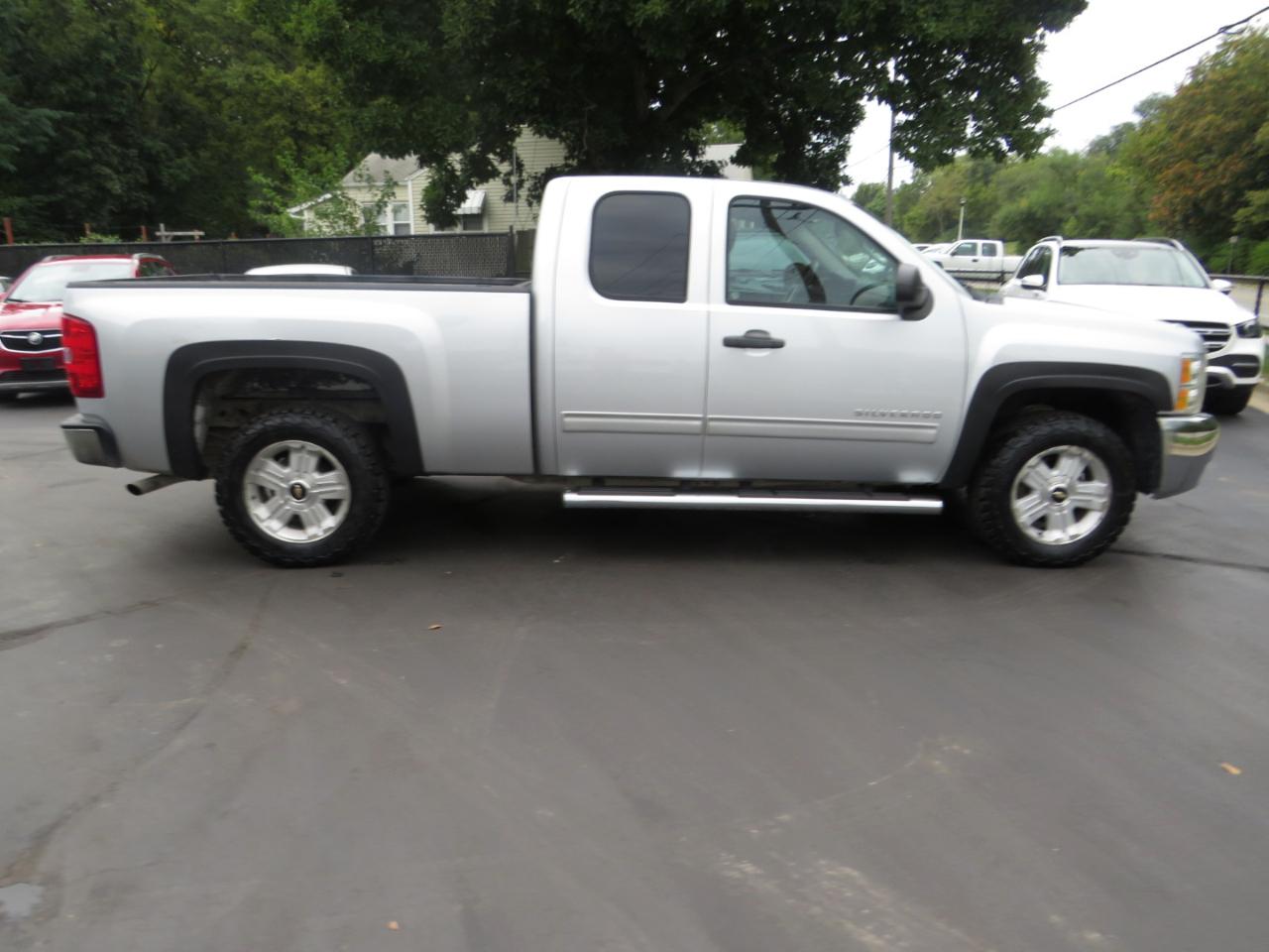 Chevrolet Silverado 1500 4WD Ext Cab 143.5" LT 2013