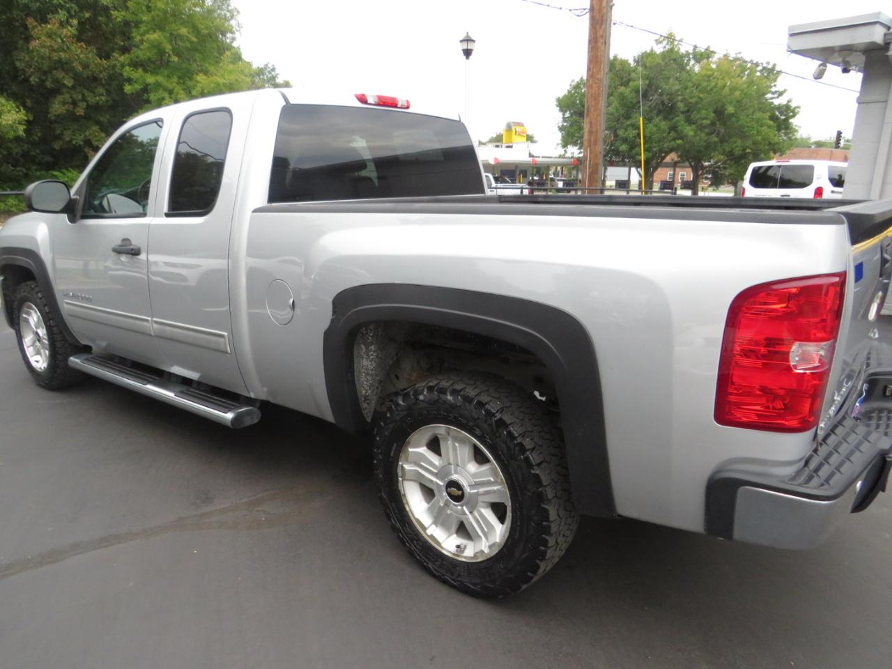 Chevrolet Silverado 1500 4WD Ext Cab 143.5" LT 2013
