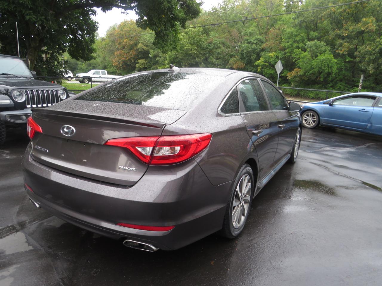 Hyundai Sonata 4dr Sdn 2.4L Sport 2015