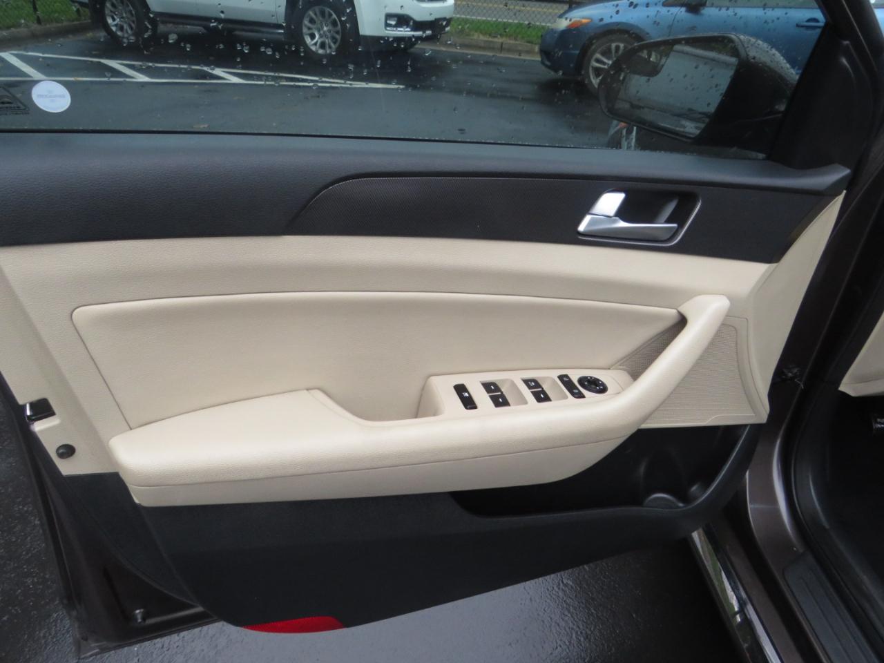 Hyundai Sonata 4dr Sdn 2.4L Sport 2015