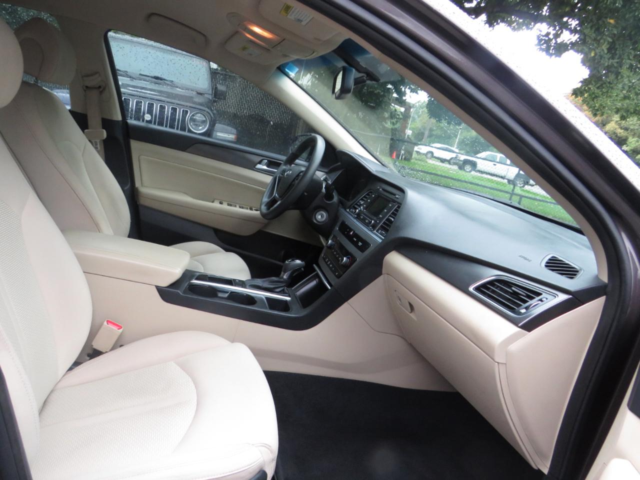 Hyundai Sonata 4dr Sdn 2.4L Sport 2015