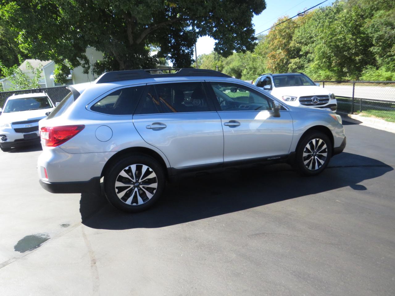 Subaru Outback 4dr Wgn 2.5i Limited 2015