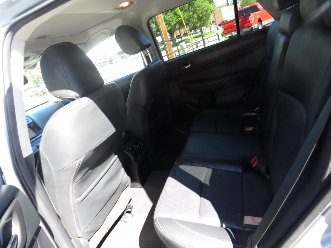 Subaru Outback 4dr Wgn 2.5i Limited 2015