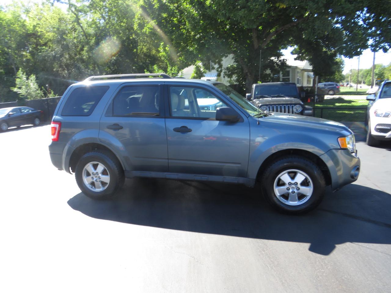 Ford Escape 4WD 4dr XLT 2012