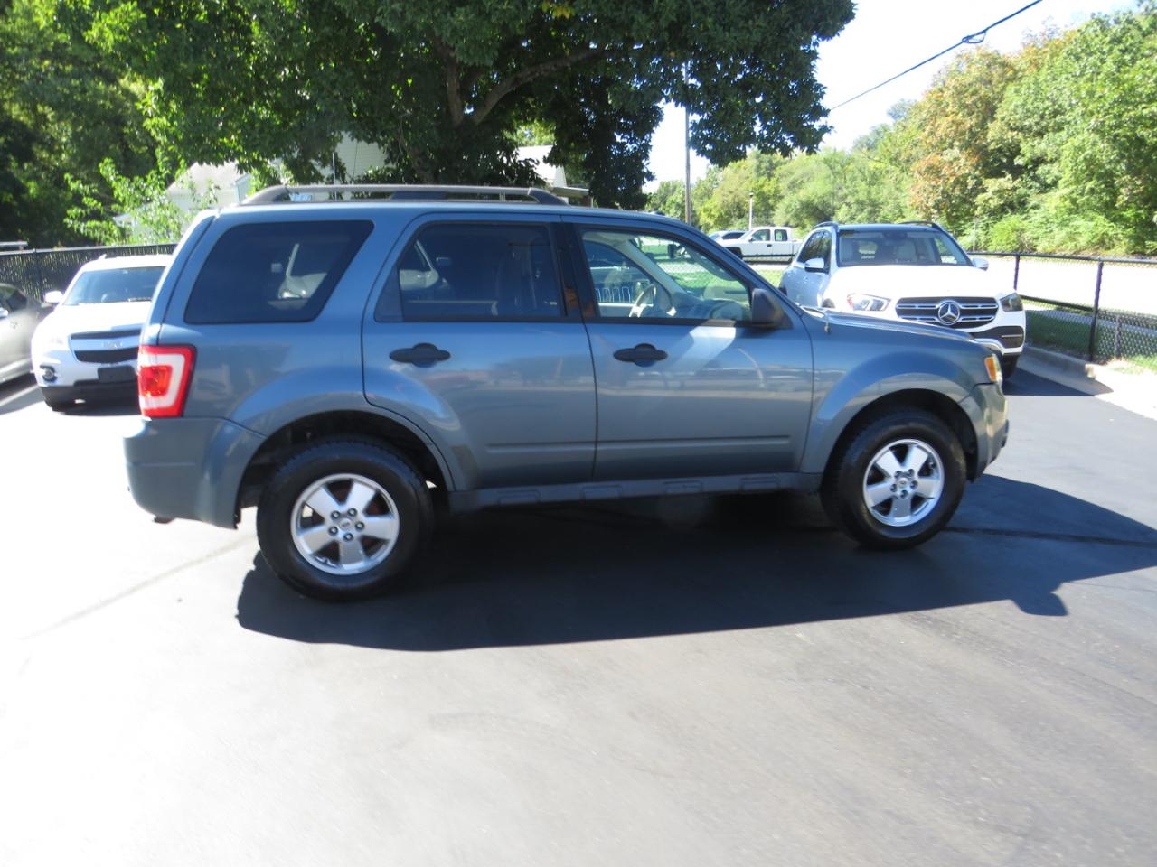 Ford Escape 4WD 4dr XLT 2012