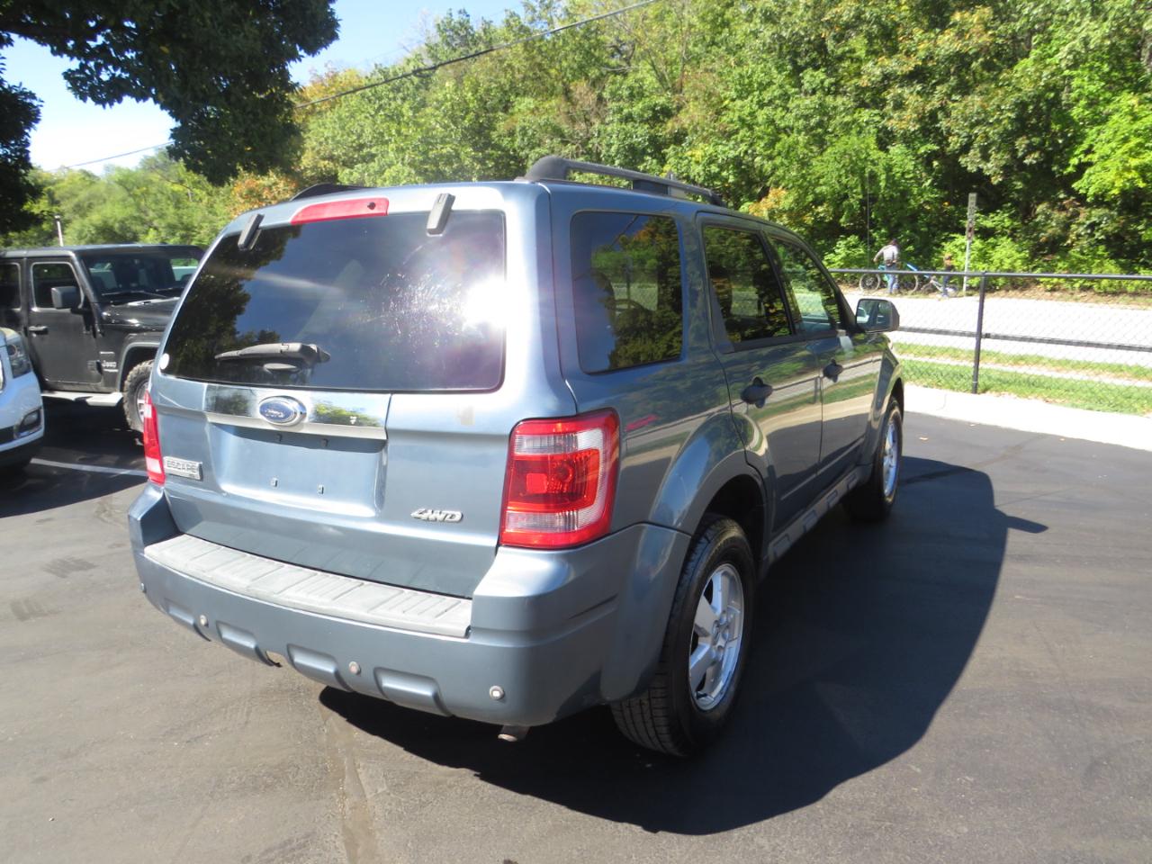 Ford Escape 4WD 4dr XLT 2012