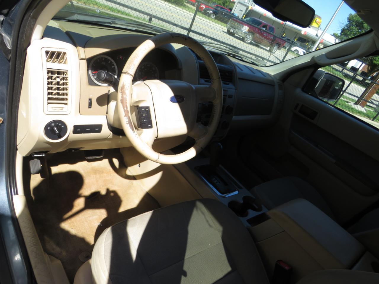 Ford Escape 4WD 4dr XLT 2012