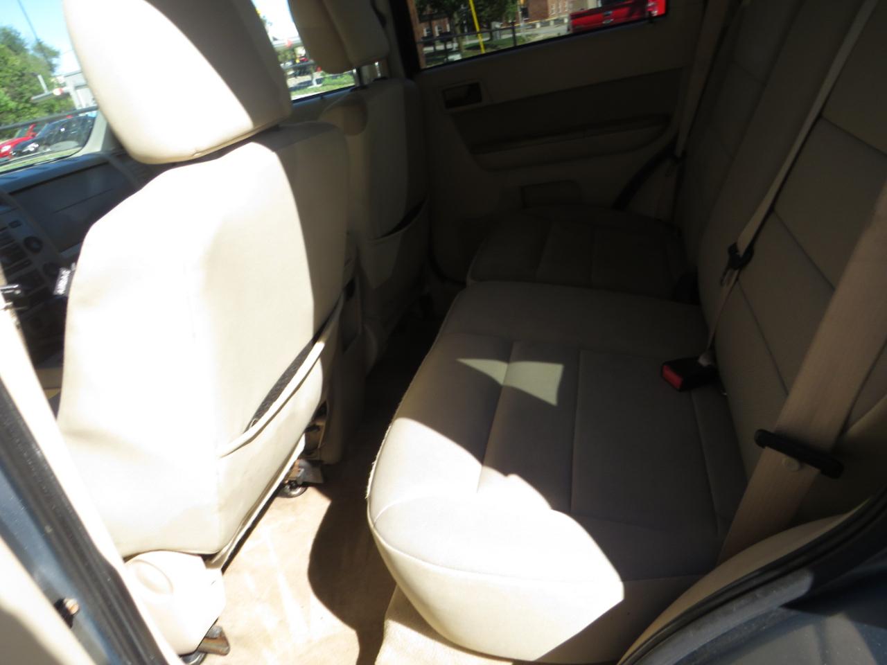 Ford Escape 4WD 4dr XLT 2012
