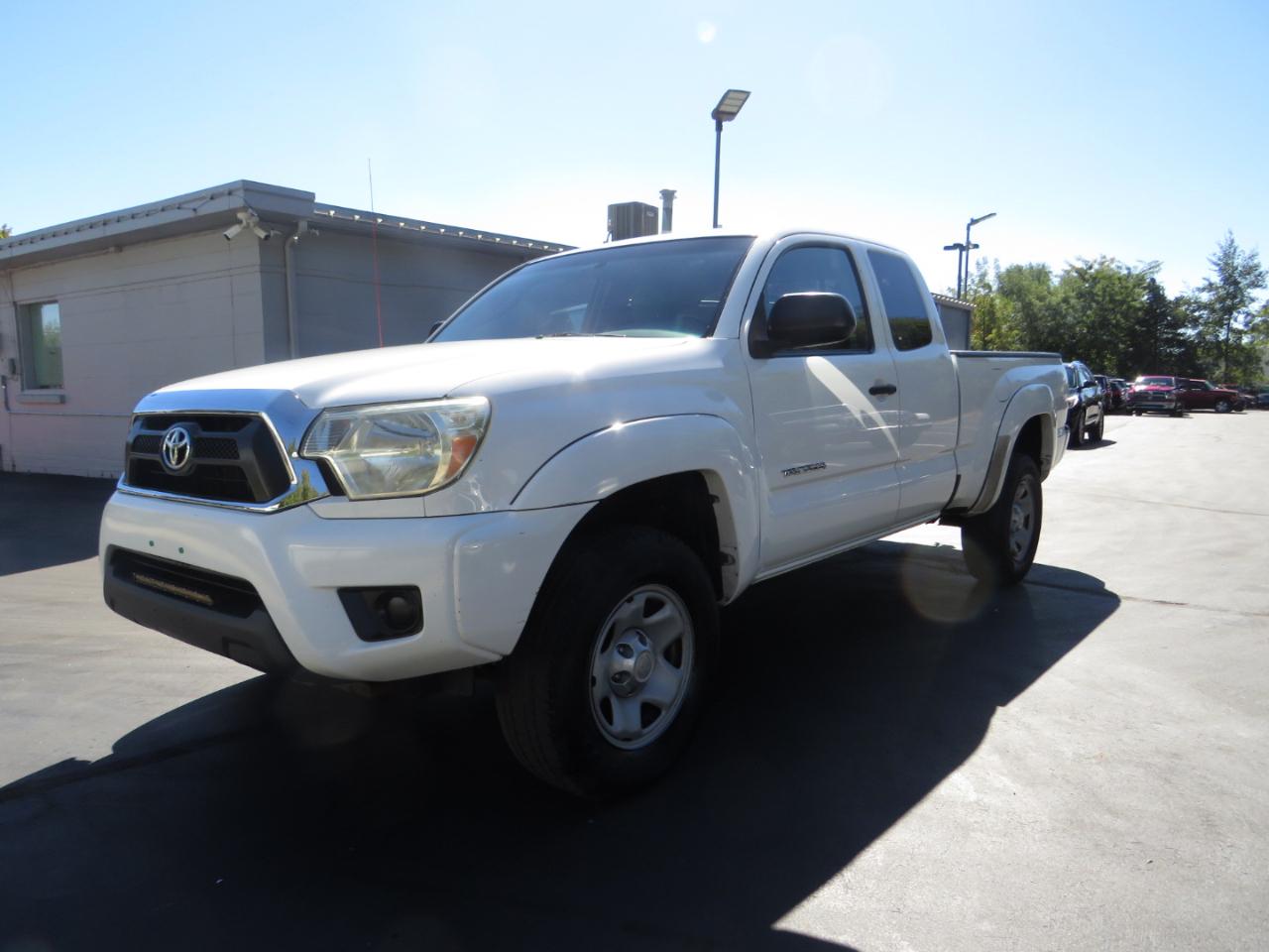 Toyota Tacoma 2WD Access Cab I4 AT PreRunner (Natl) 2013