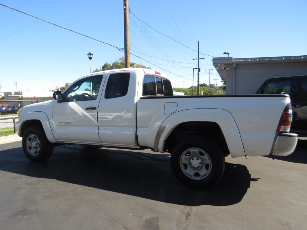 Toyota Tacoma 2WD Access Cab I4 AT PreRunner (Natl) 2013
