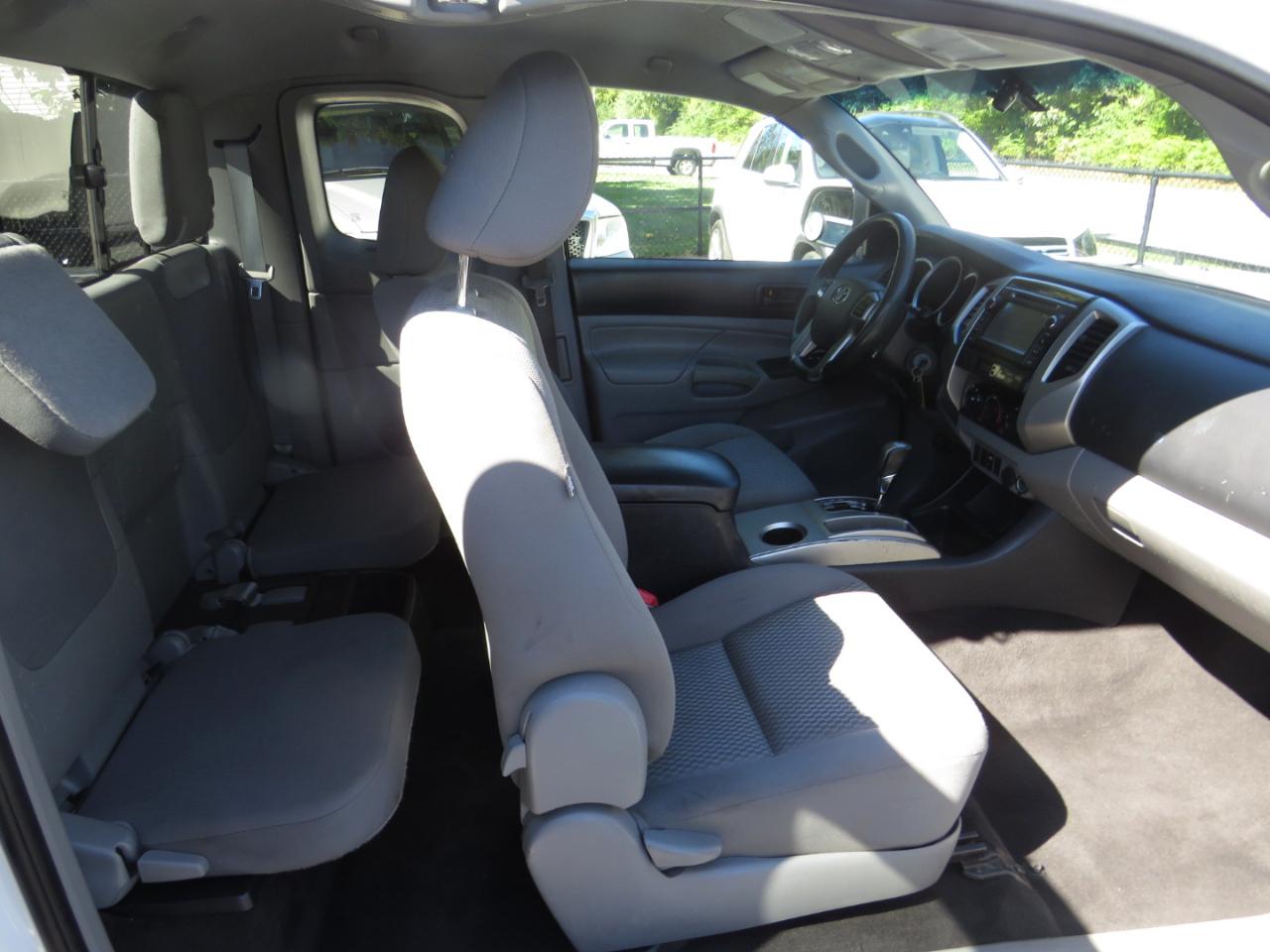 Toyota Tacoma 2WD Access Cab I4 AT PreRunner (Natl) 2013