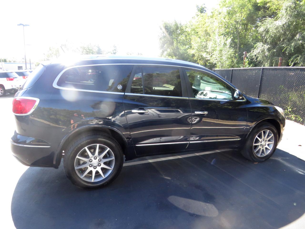 Buick Enclave FWD 4dr Leather 2017