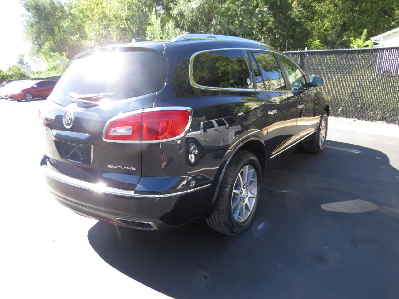 Buick Enclave FWD 4dr Leather 2017