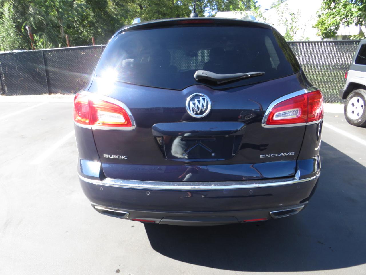 Buick Enclave FWD 4dr Leather 2017