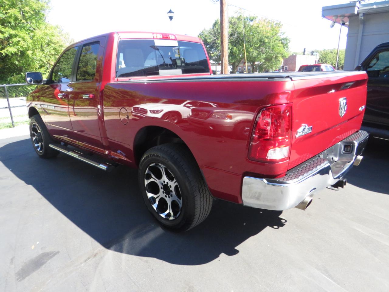 RAM 1500 4WD Quad Cab 140.5" Big Horn 2012