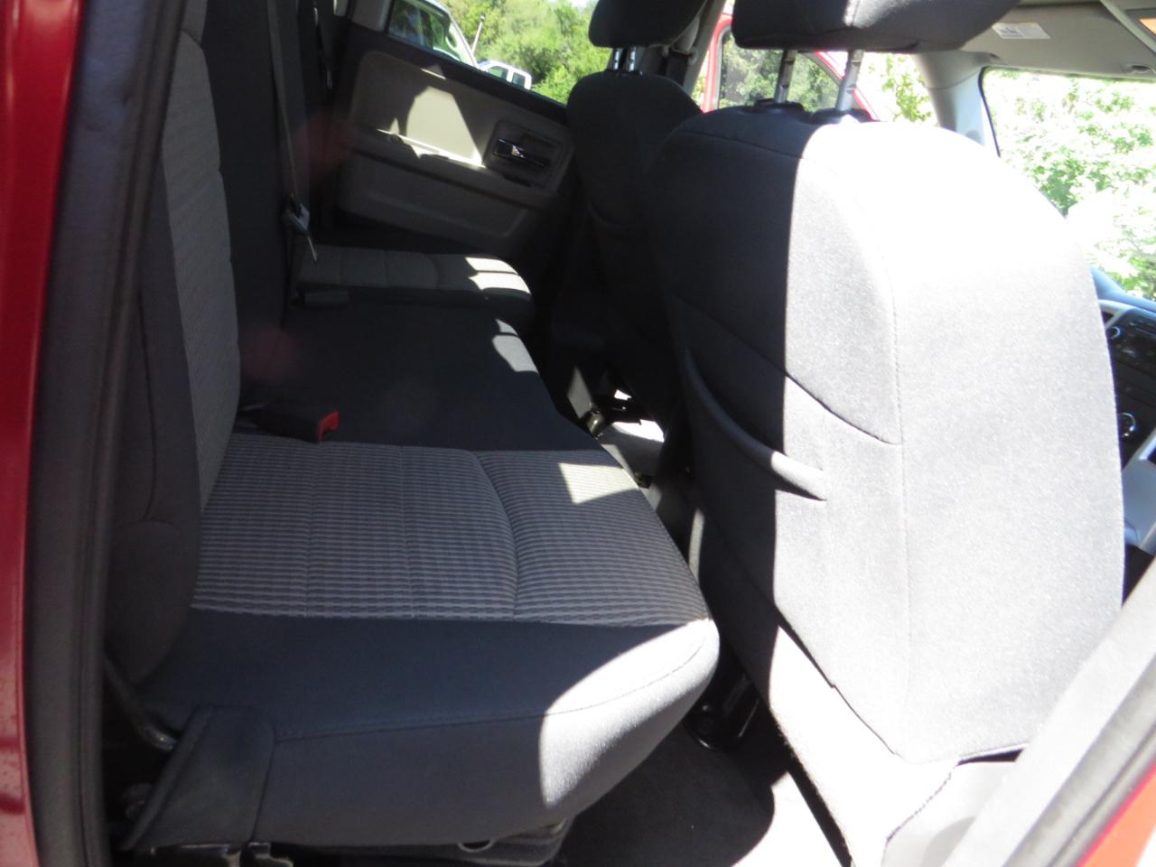 RAM 1500 4WD Quad Cab 140.5" Big Horn 2012