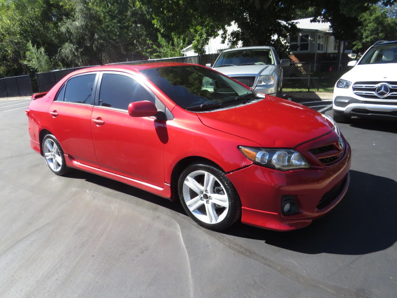 Toyota Corolla 4dr Sdn Auto LE Special Edition (Natl) 2013