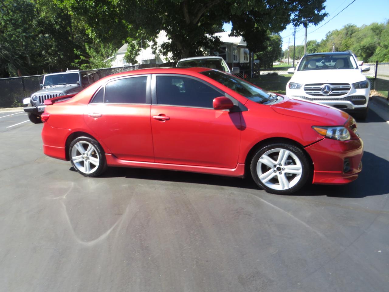 Toyota Corolla 4dr Sdn Auto LE Special Edition (Natl) 2013