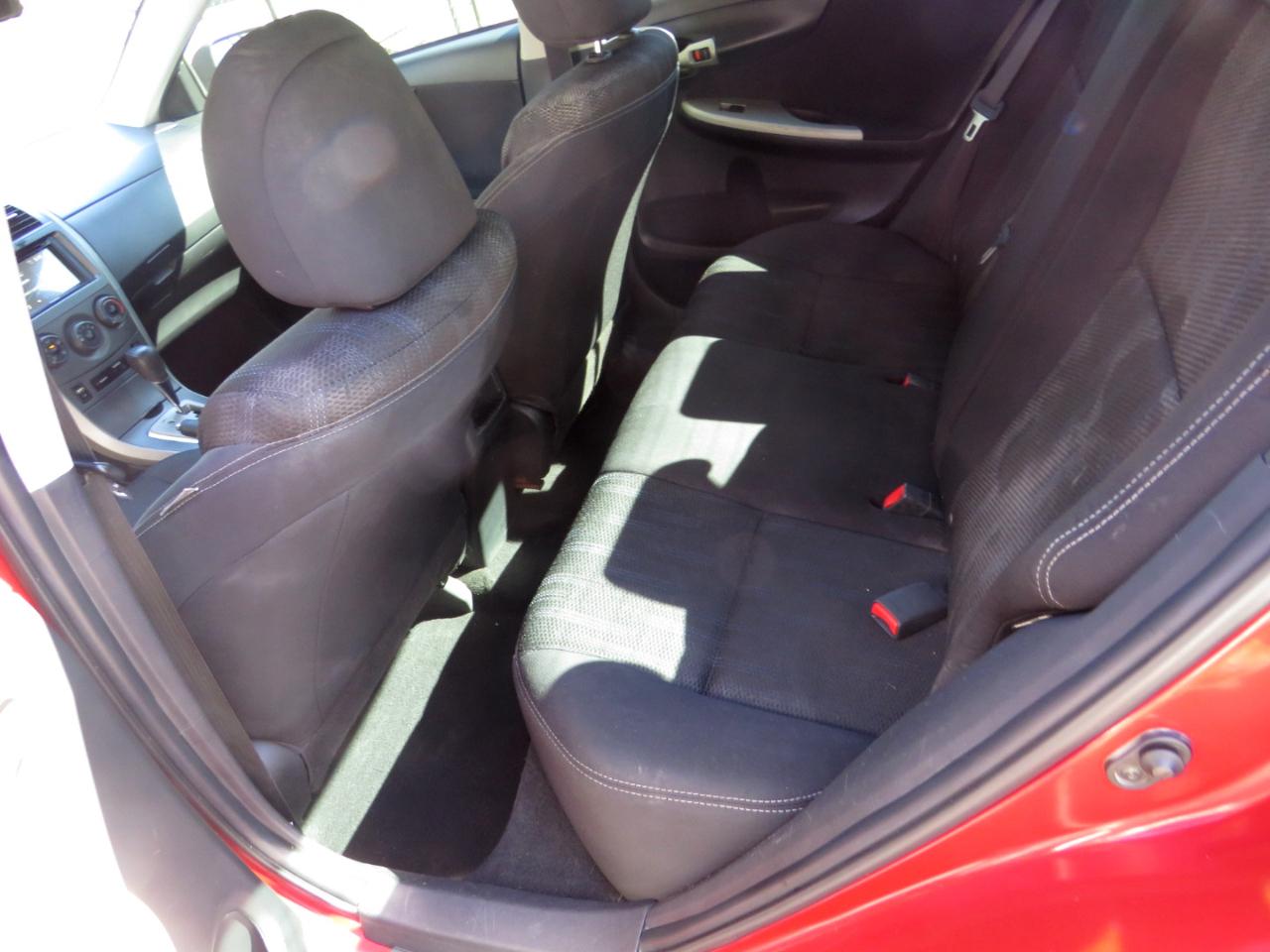 Toyota Corolla 4dr Sdn Auto LE Special Edition (Natl) 2013