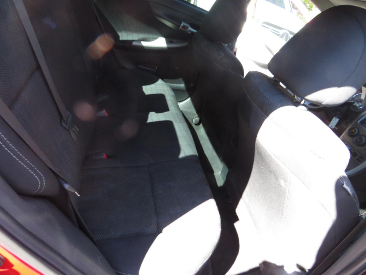 Toyota Corolla 4dr Sdn Auto LE Special Edition (Natl) 2013