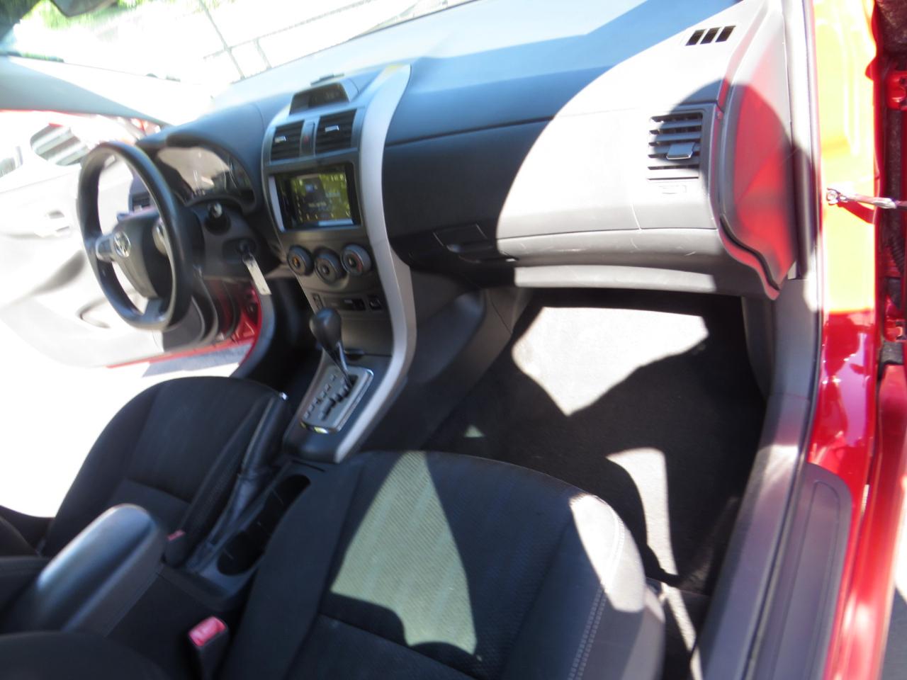 Toyota Corolla 4dr Sdn Auto LE Special Edition (Natl) 2013