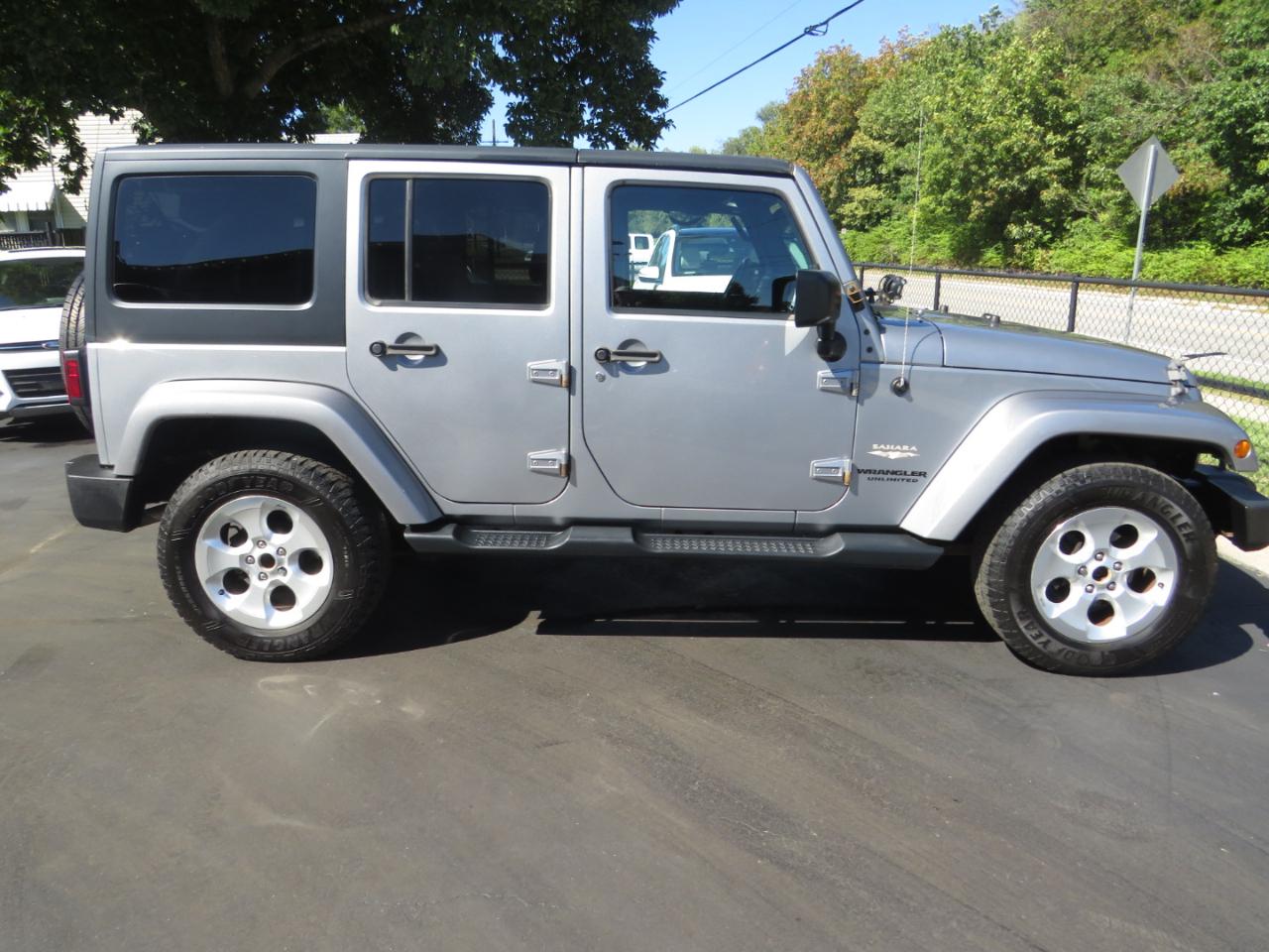 Jeep Wrangler Unlimited 4WD 4dr Sahara 2015