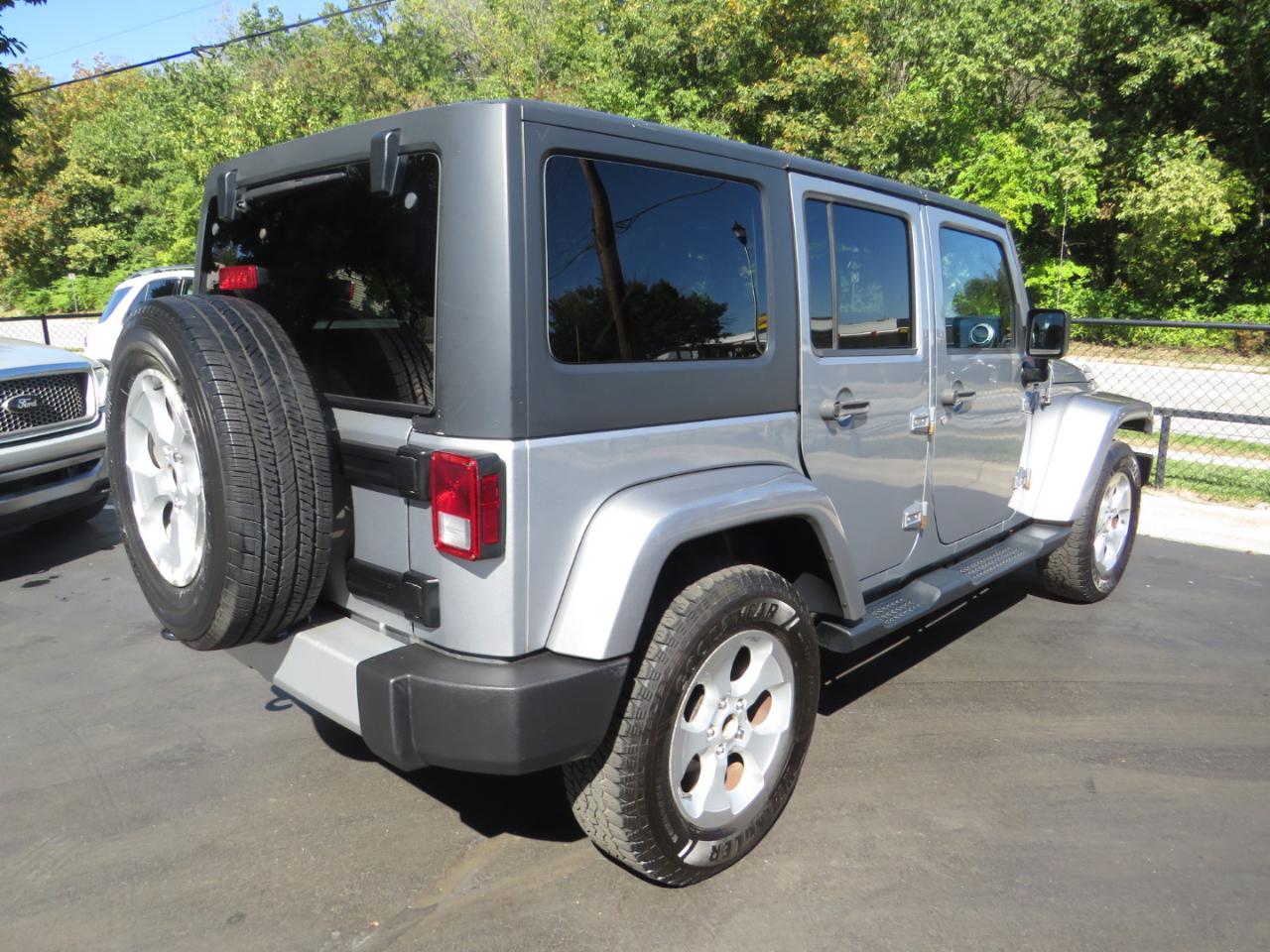 Jeep Wrangler Unlimited 4WD 4dr Sahara 2015