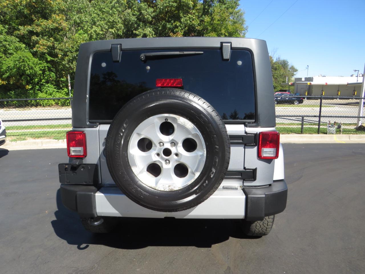 Jeep Wrangler Unlimited 4WD 4dr Sahara 2015