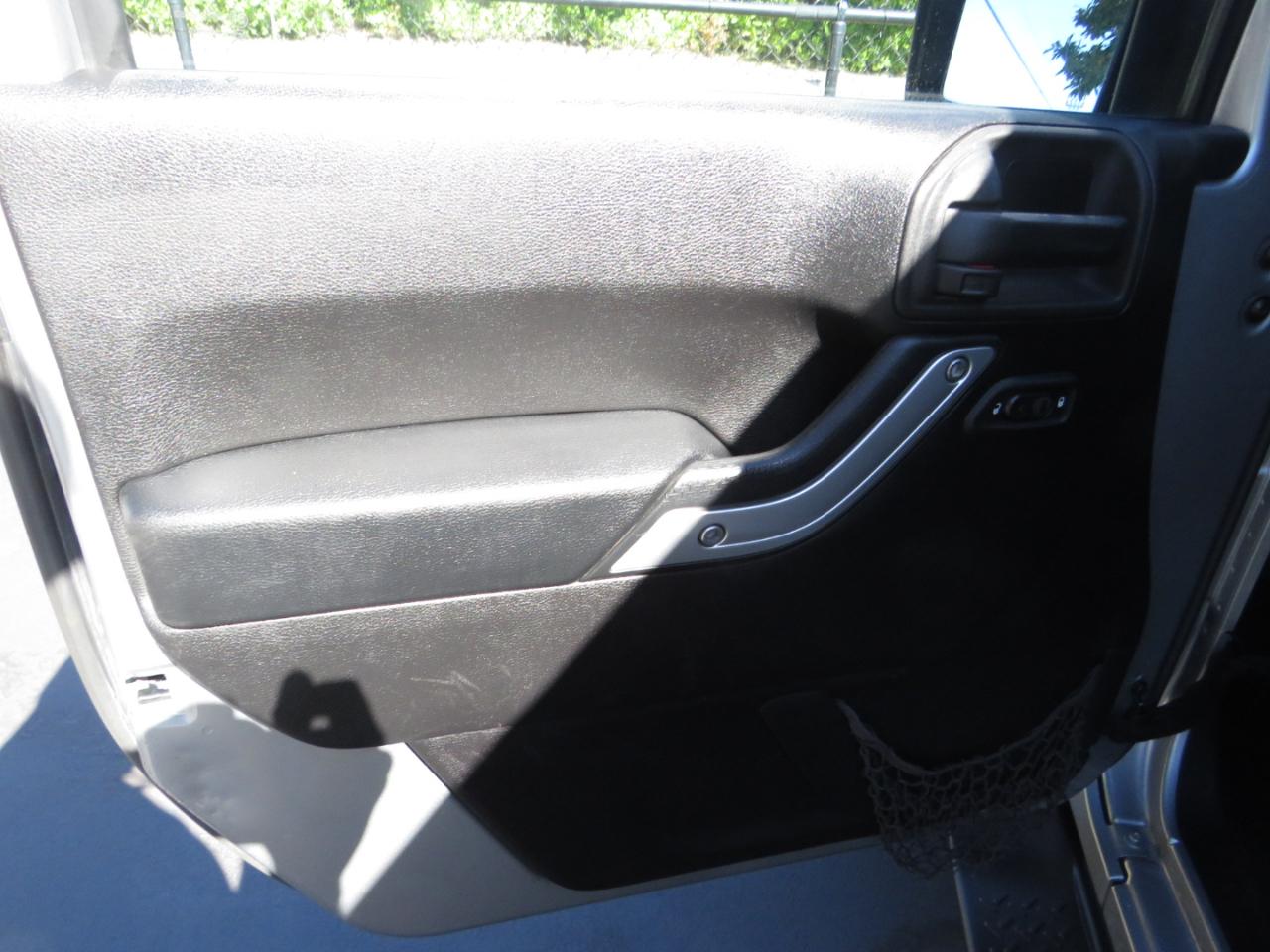 Jeep Wrangler Unlimited 4WD 4dr Sahara 2015