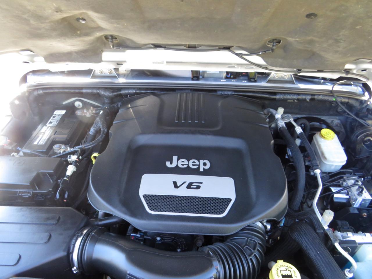 Jeep Wrangler Unlimited 4WD 4dr Sahara 2015