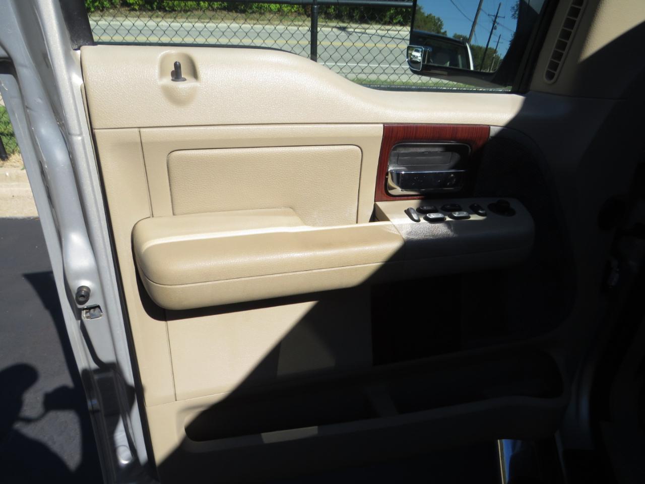 Ford F-150 SuperCrew 139" King Ranch 4WD 2006