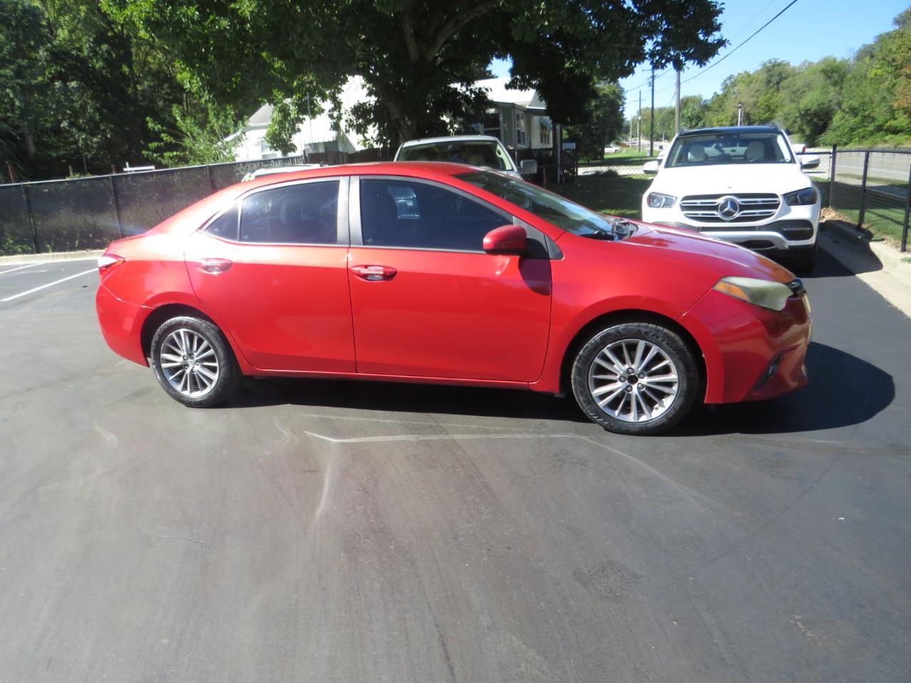 Toyota Corolla 4dr Sdn CVT LE Premium (Natl) 2015