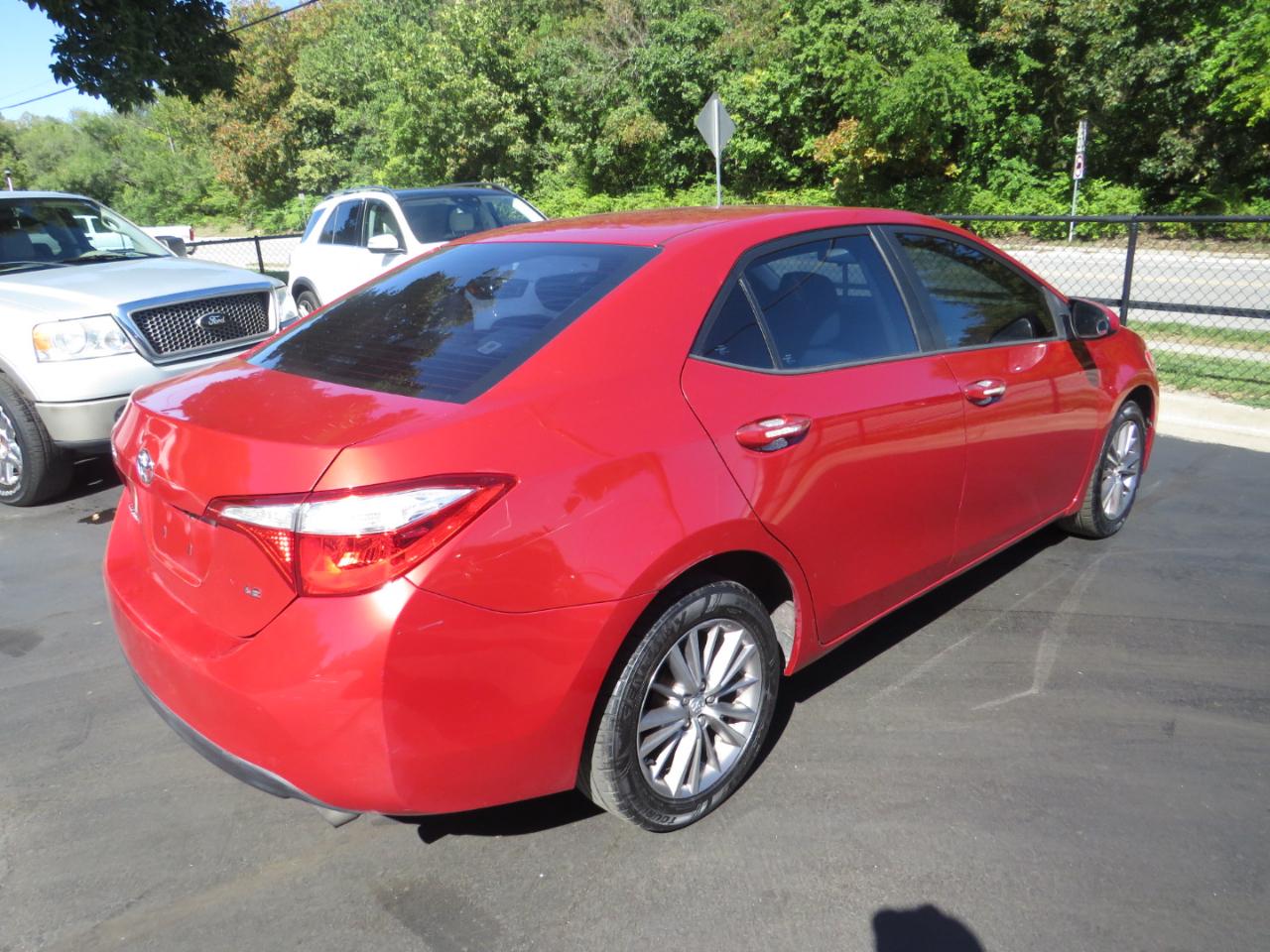 Toyota Corolla 4dr Sdn CVT LE Premium (Natl) 2015