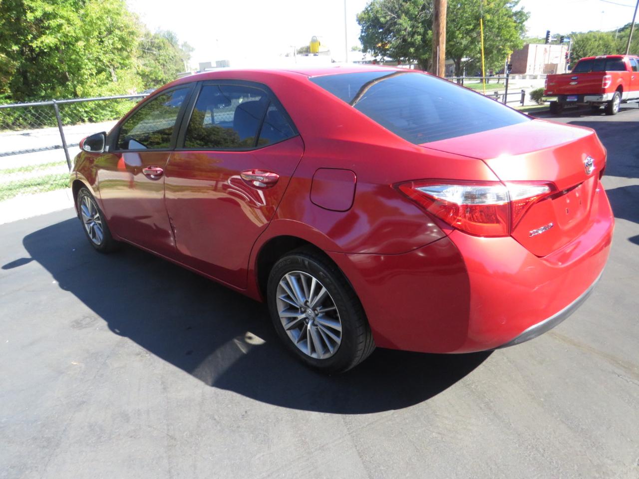 Toyota Corolla 4dr Sdn CVT LE Premium (Natl) 2015