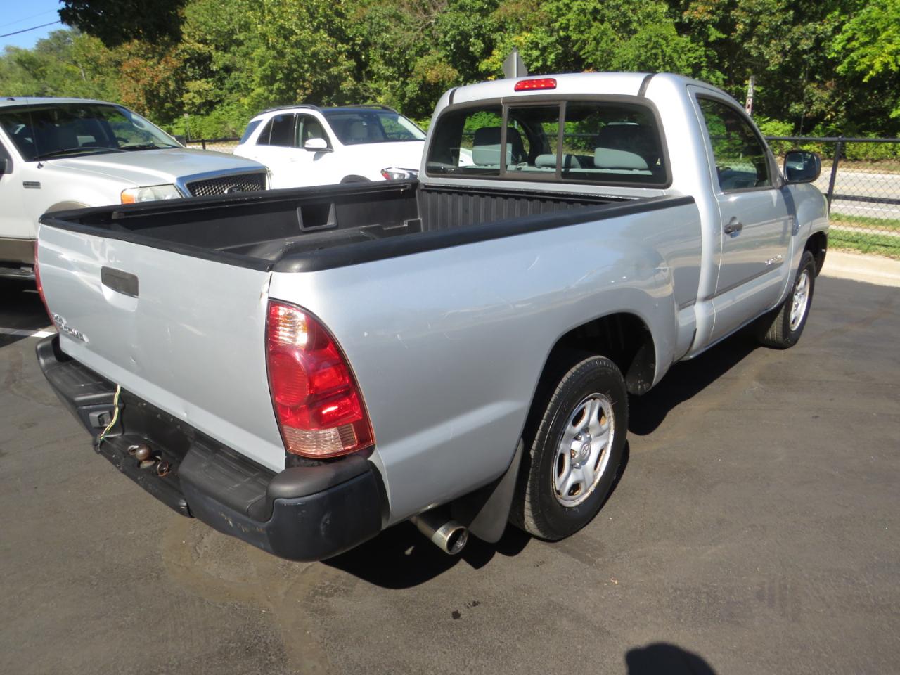 Toyota Tacoma Reg 109" Manual (Natl) 2006