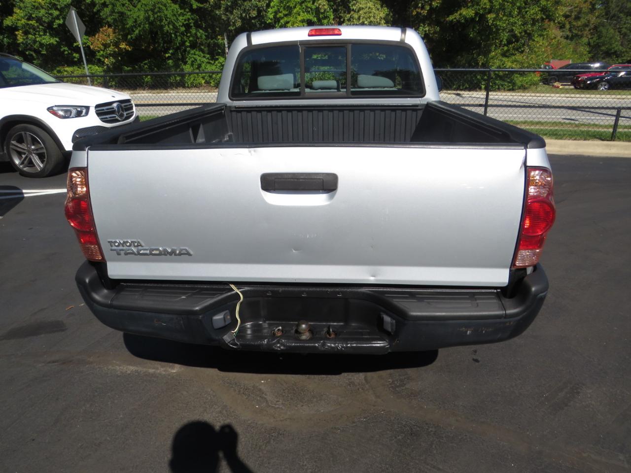 Toyota Tacoma Reg 109" Manual (Natl) 2006
