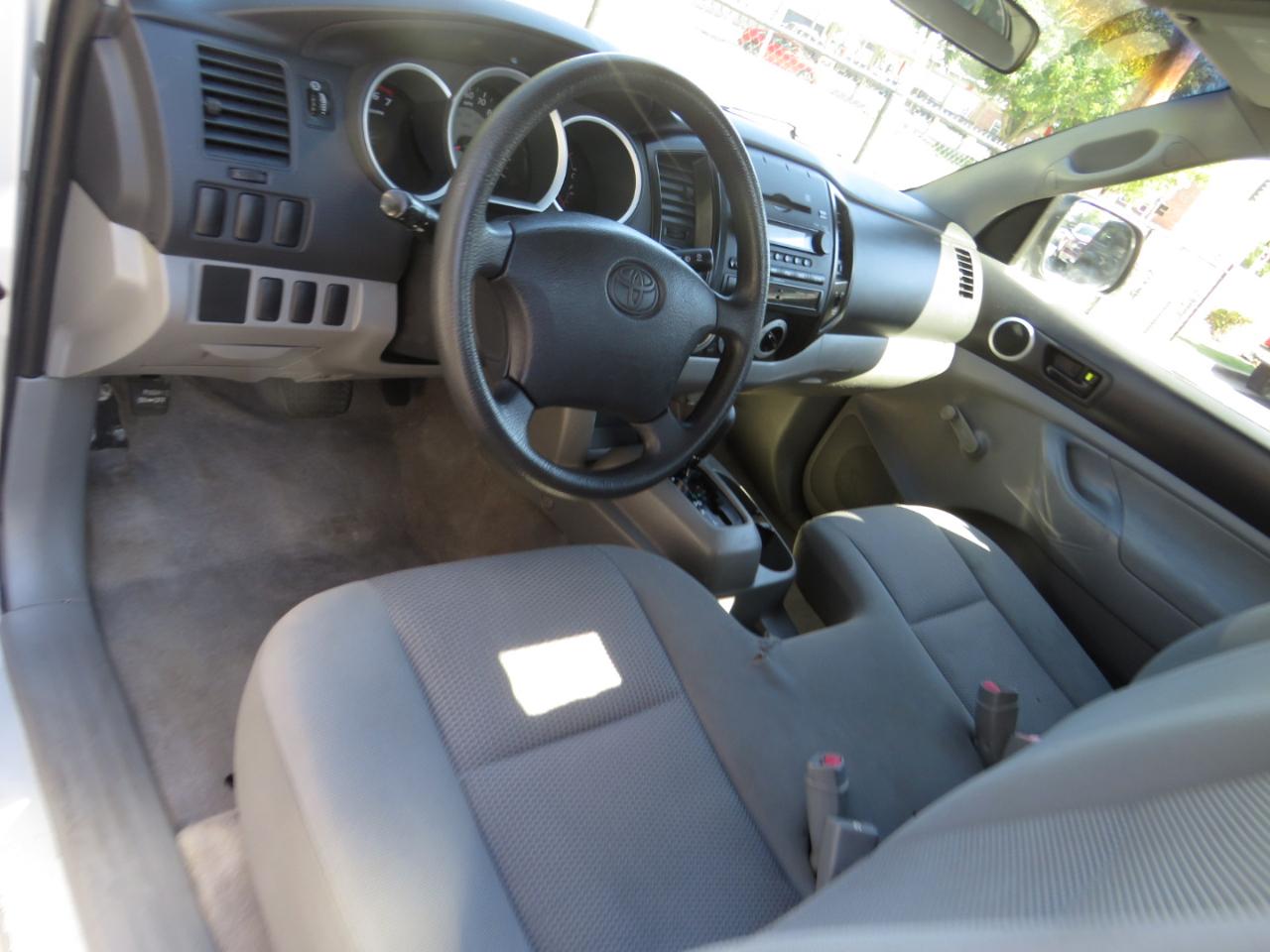 Toyota Tacoma Reg 109" Manual (Natl) 2006