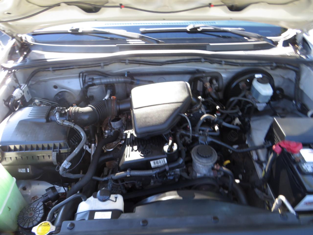 Toyota Tacoma Reg 109" Manual (Natl) 2006