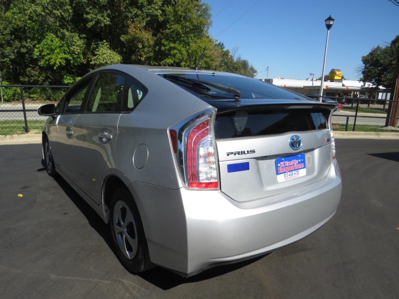 Toyota Prius 5dr HB Three (Natl) 2012