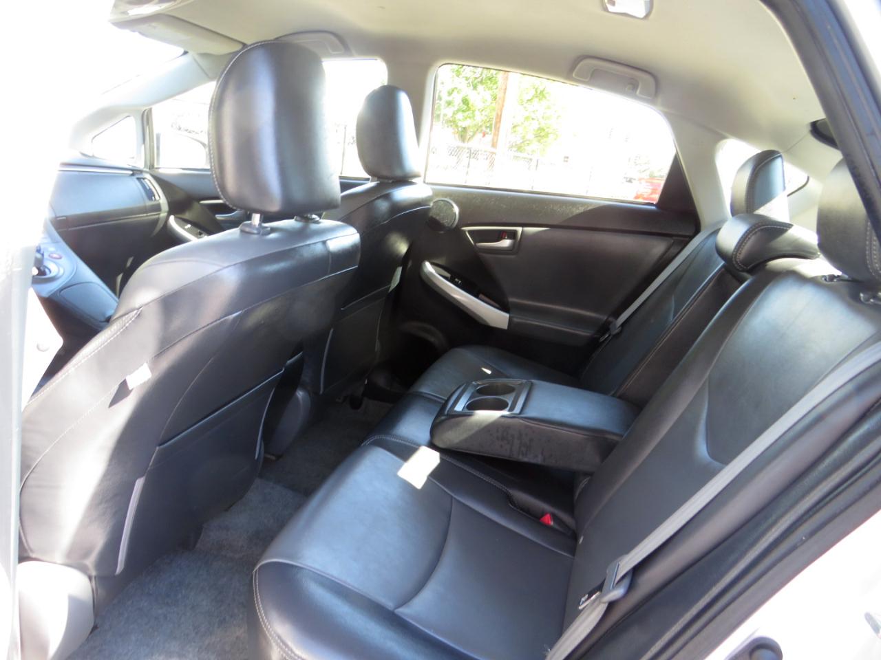 Toyota Prius 5dr HB Three (Natl) 2012